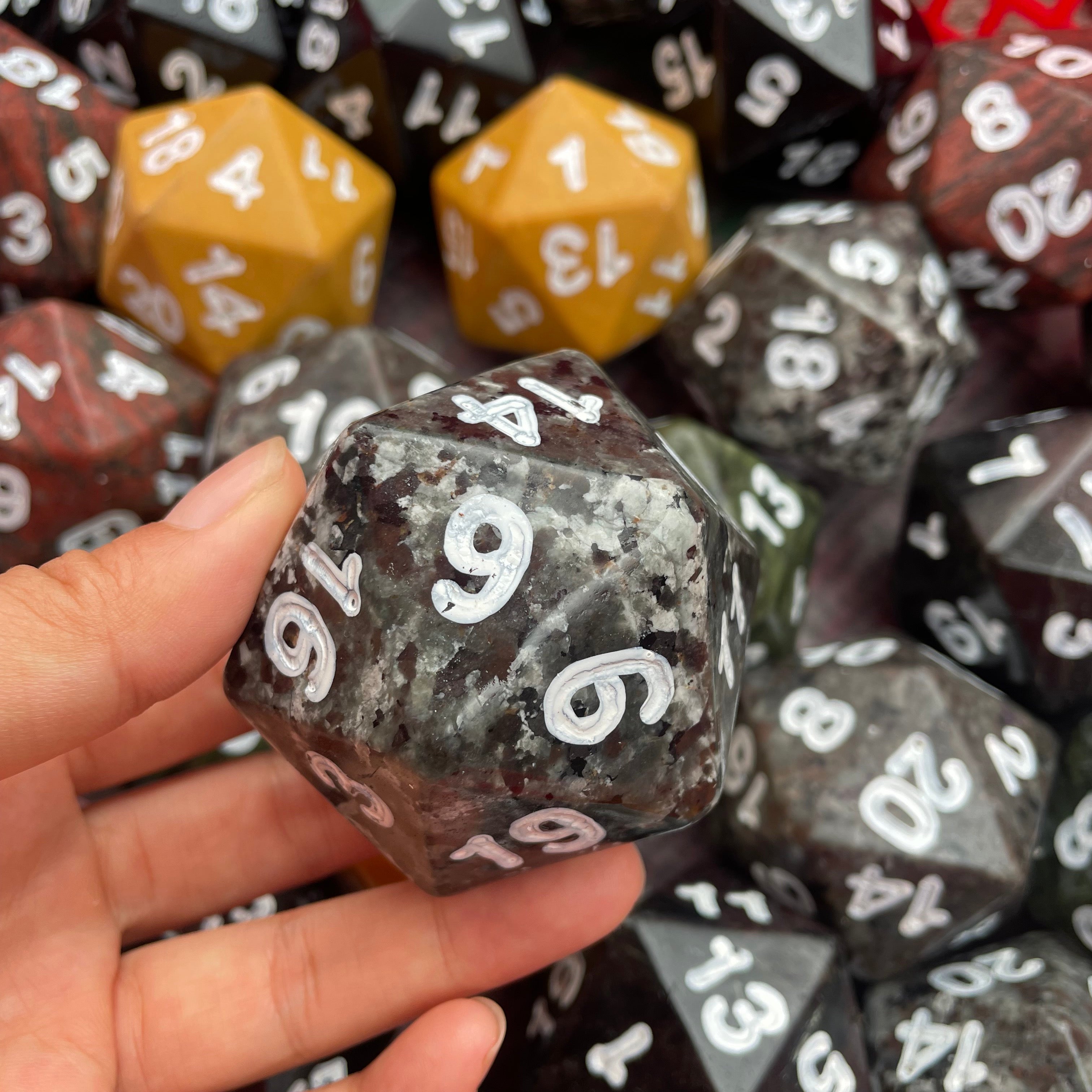 7CM Natural Stone Dice Carving