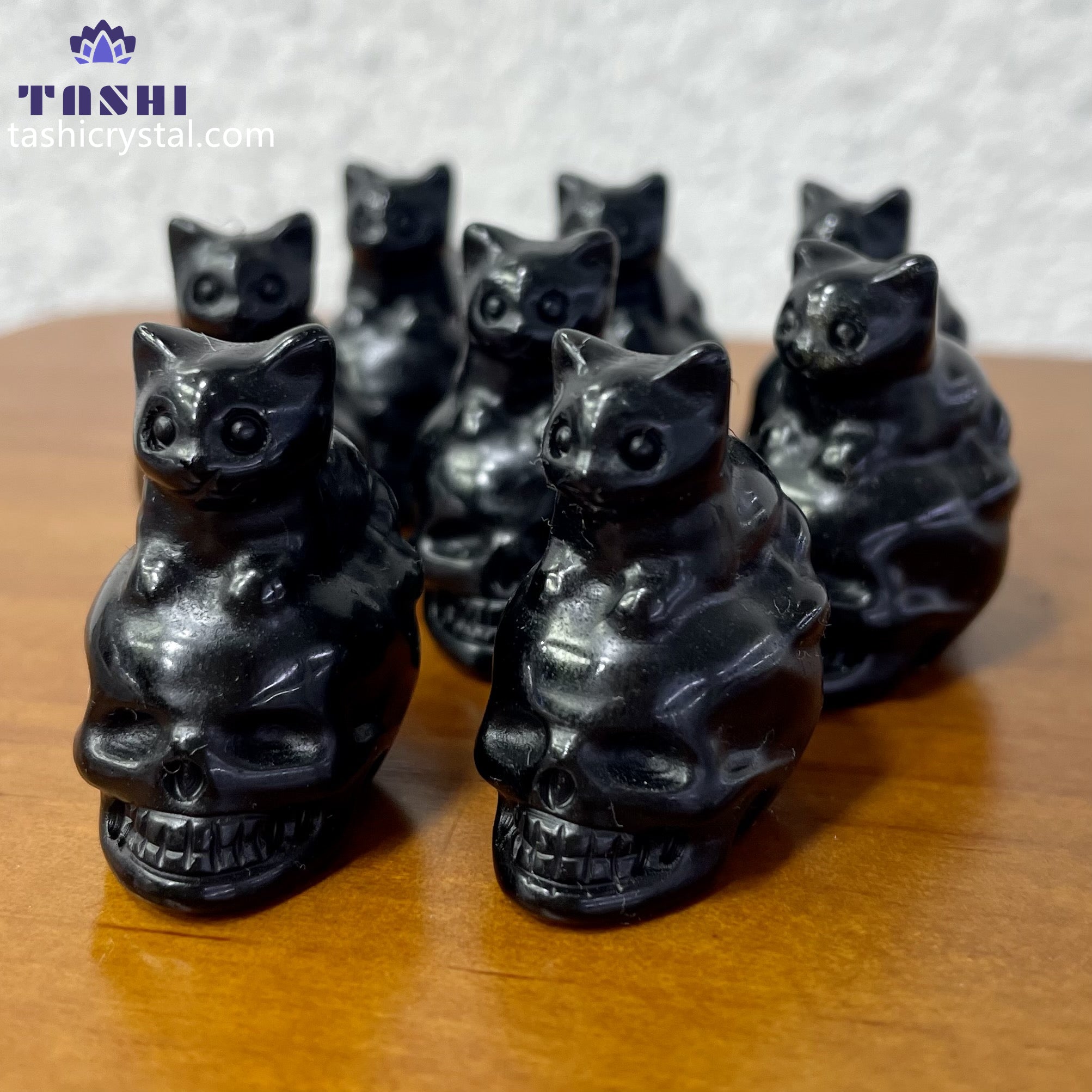 3CM Cat on Skull Mini Carving Gift Decor Wholesale