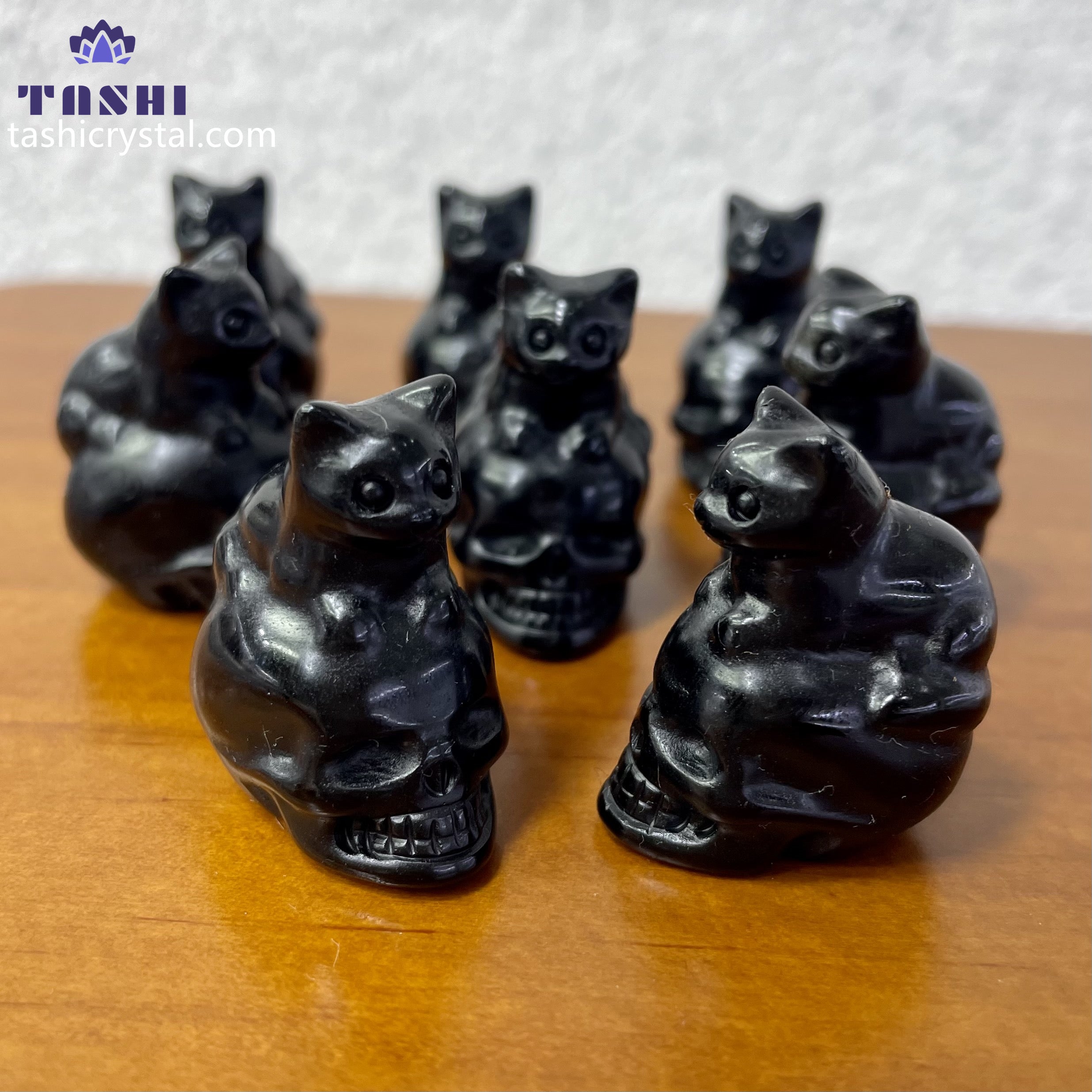 3CM Cat on Skull Mini Carving Gift Decor Wholesale