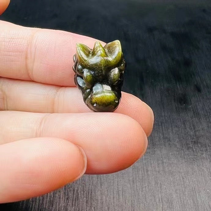 Mini Golden Sheen Obsidian Dragon Head Carvings Confetti Jewelry Charms