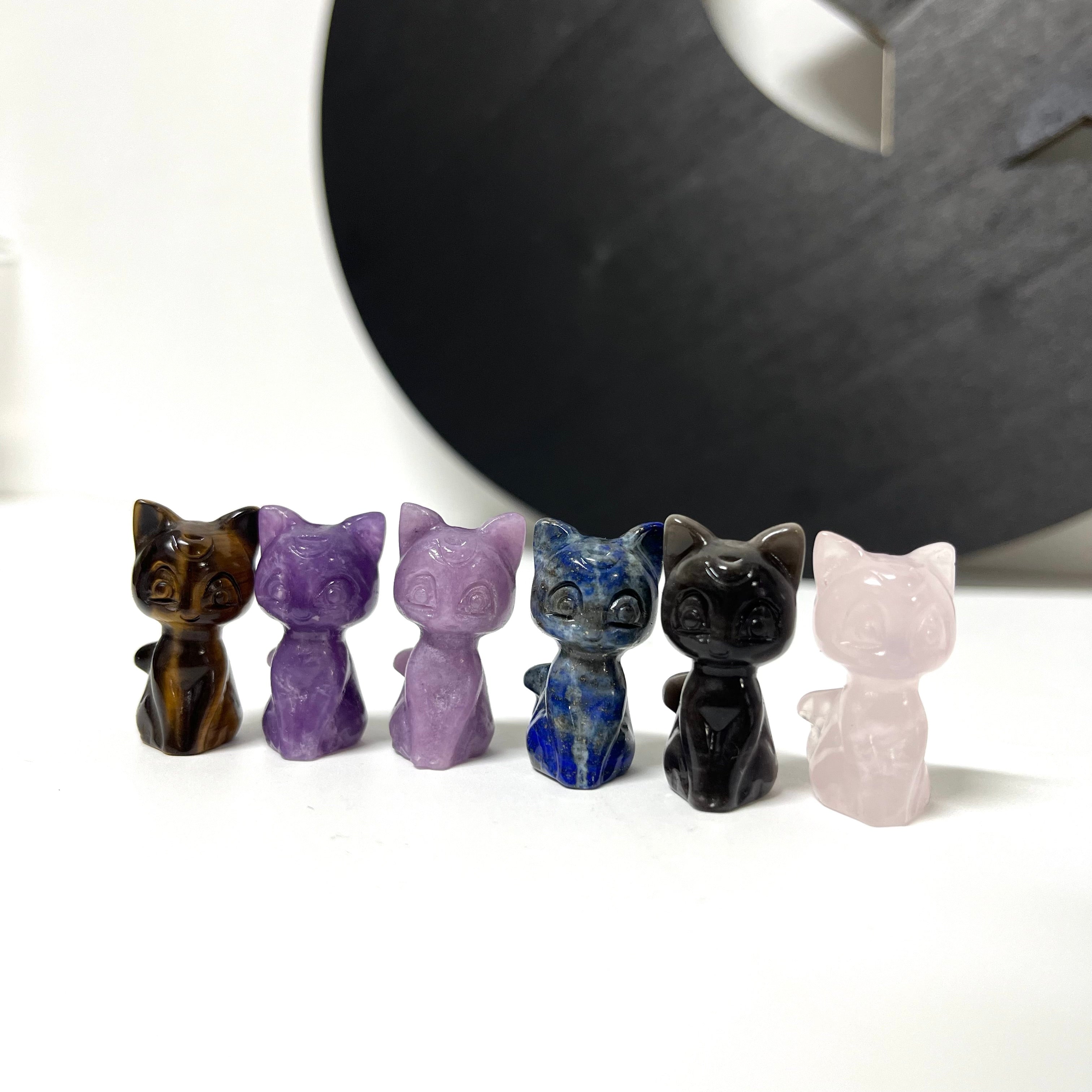 3CM Mini Luna Cat Carving