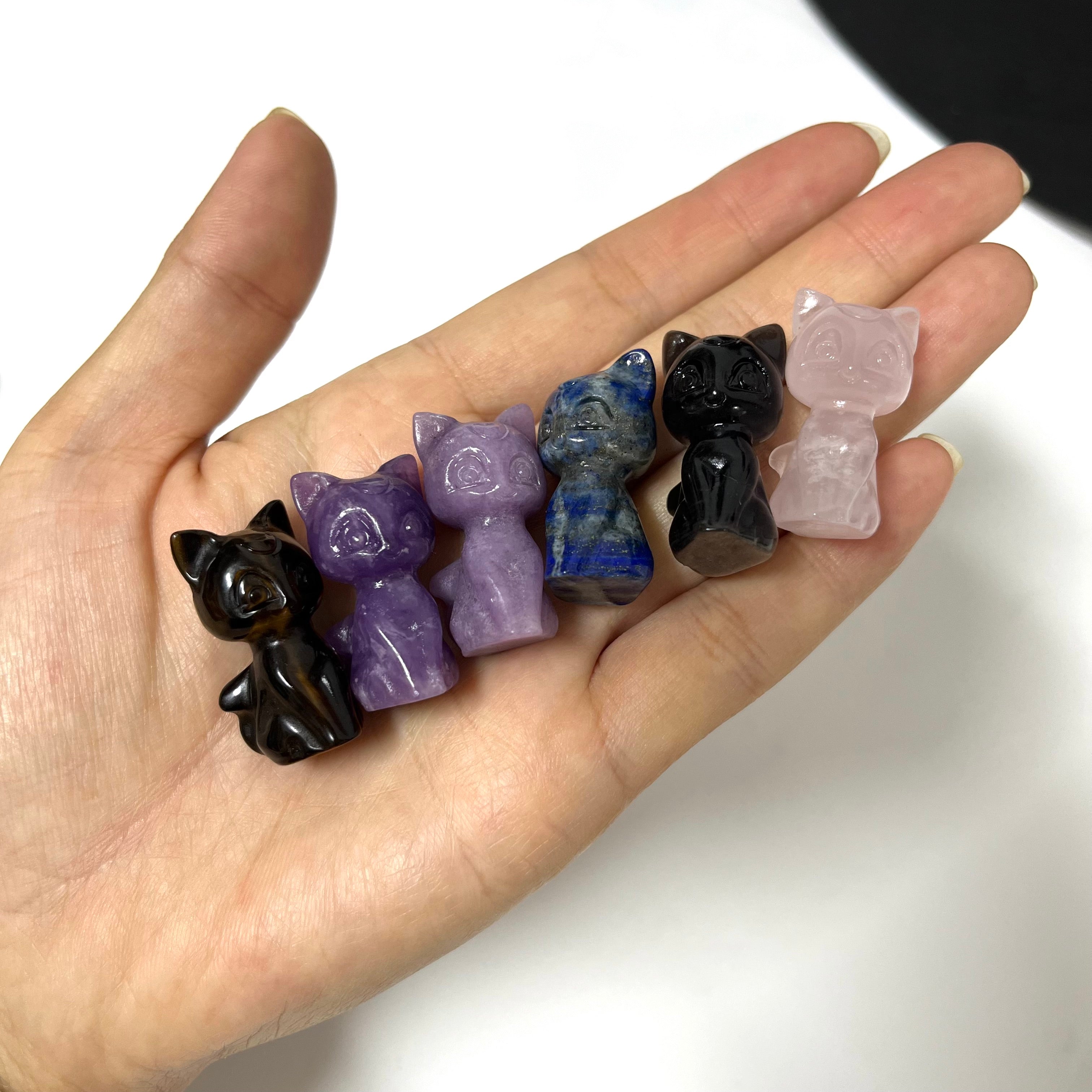 3CM Mini Luna Cat Carving