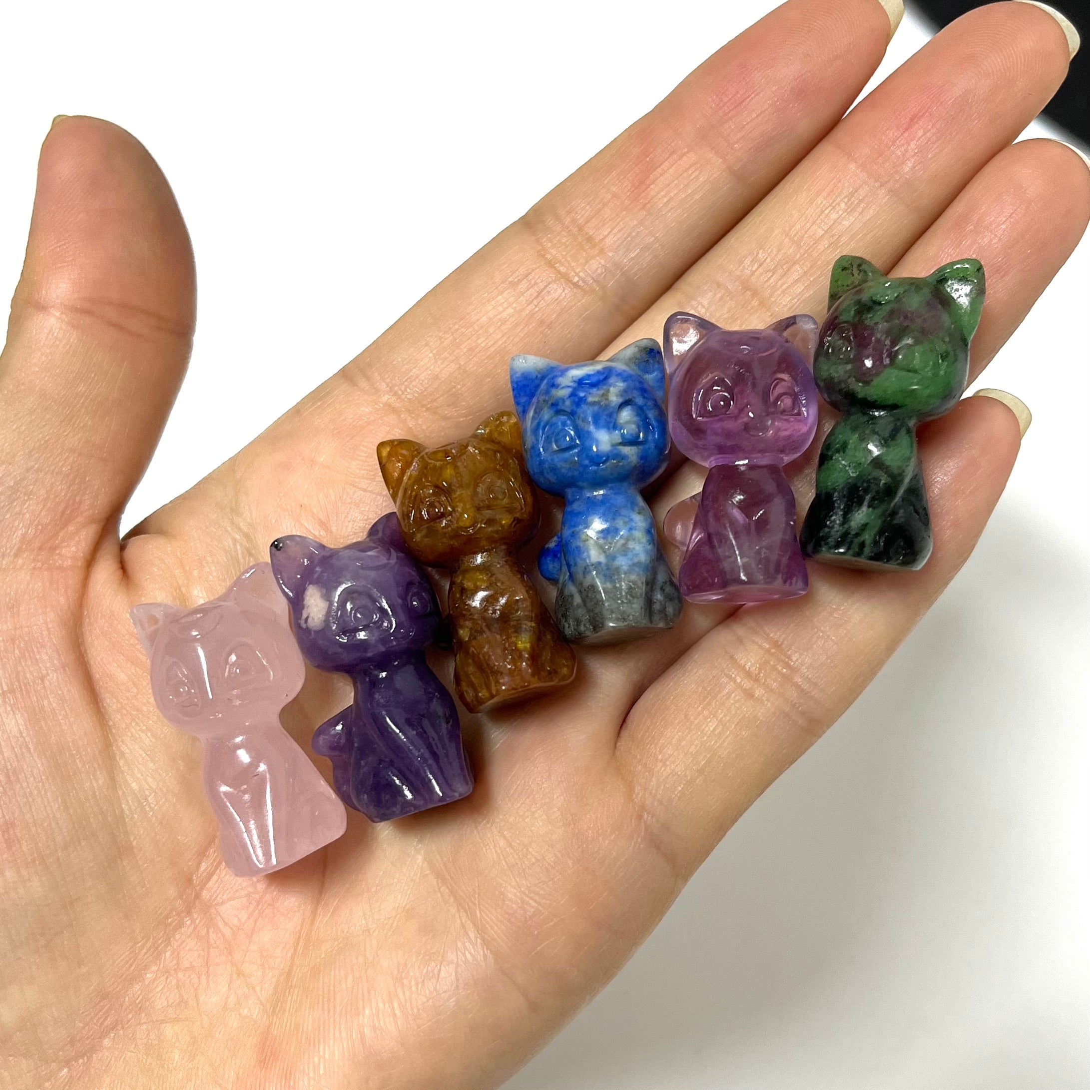 3CM Mini Luna Cat Carving