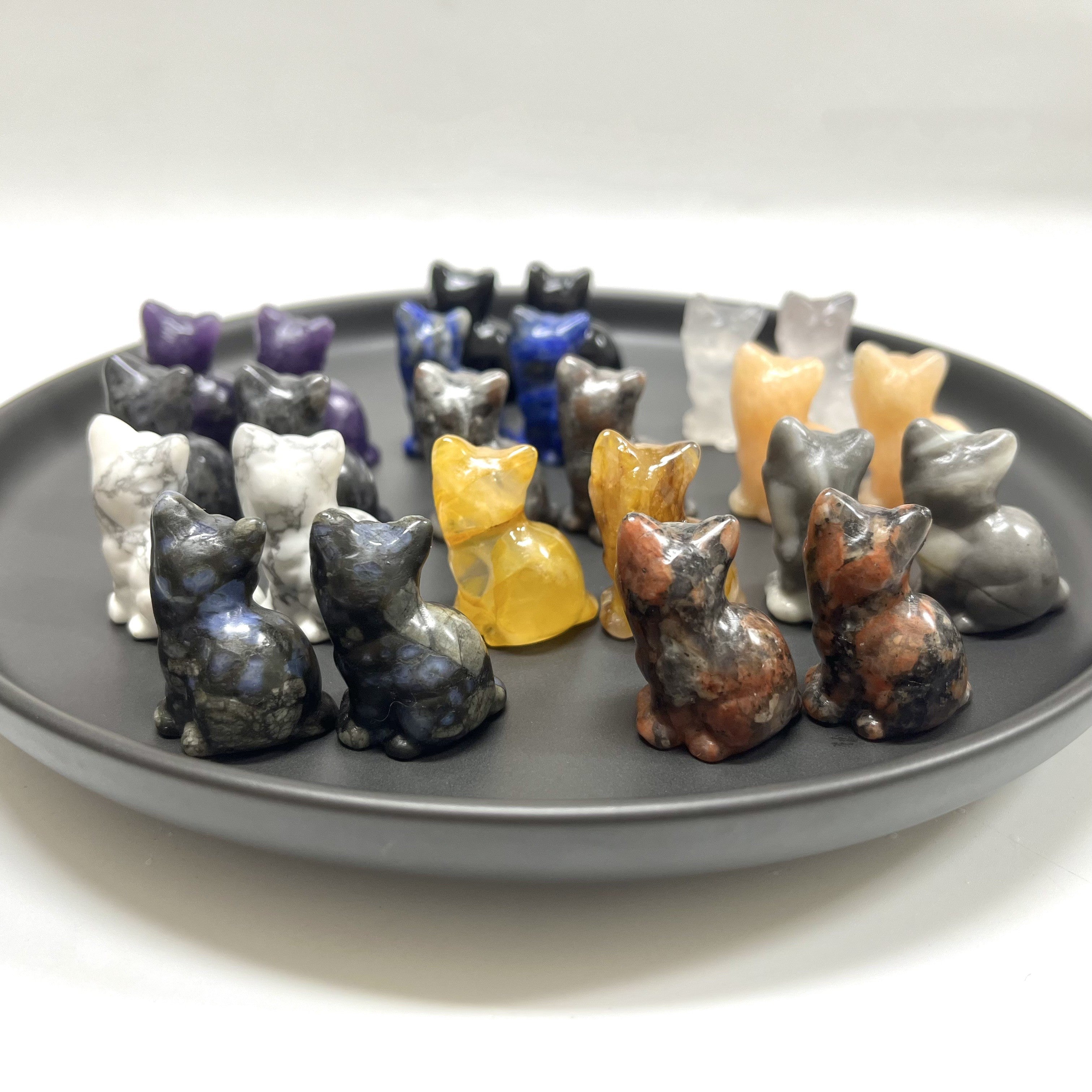 3CM Mini Sitting Cat Carving