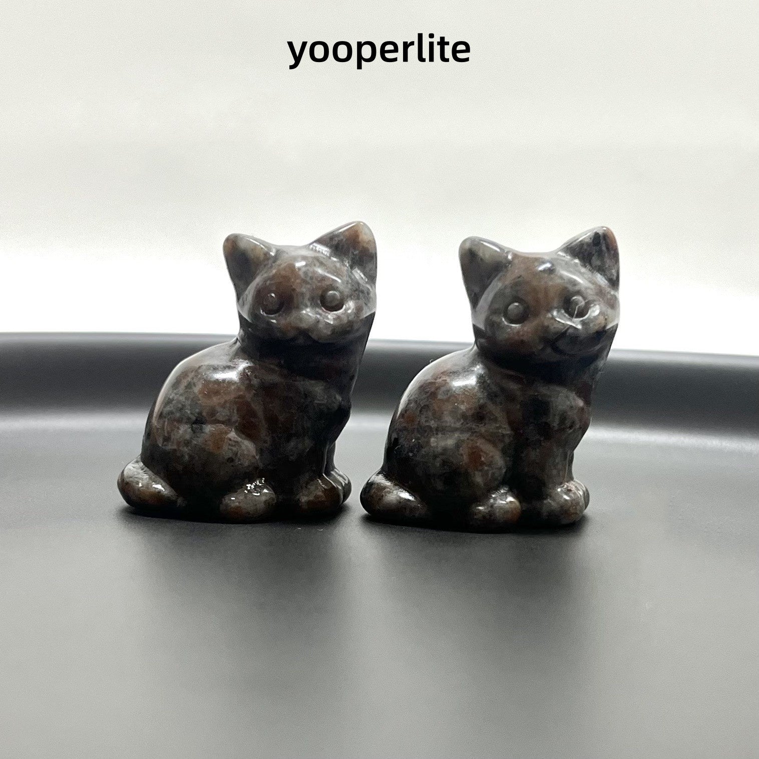 3CM Mini Sitting Cat Carving