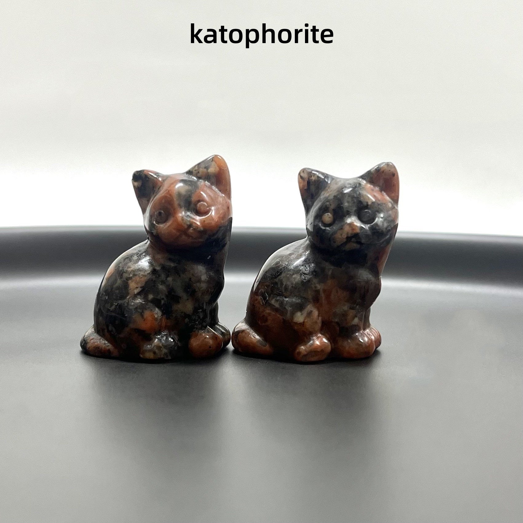 3CM Mini Sitting Cat Carving