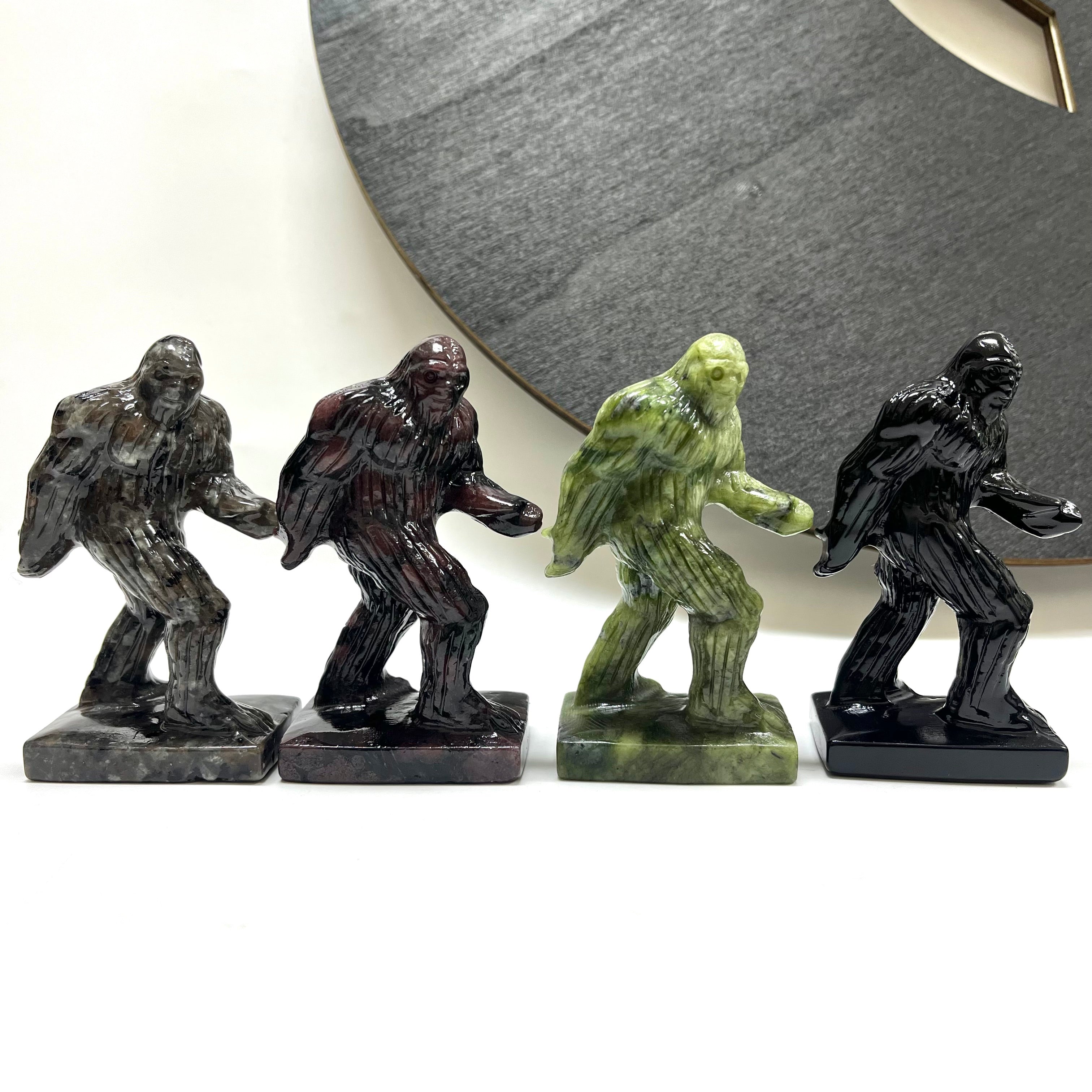 8CM Big Foot Carving