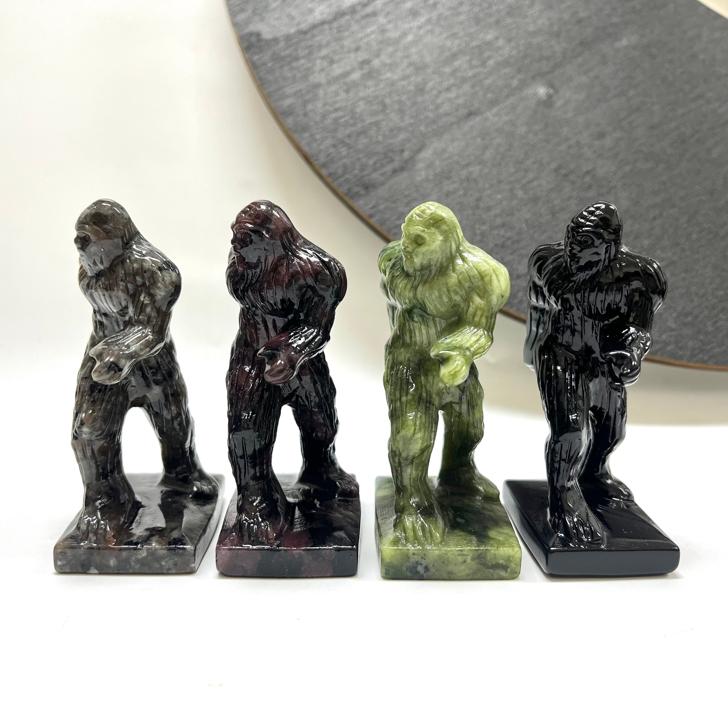 8CM Big Foot Carving