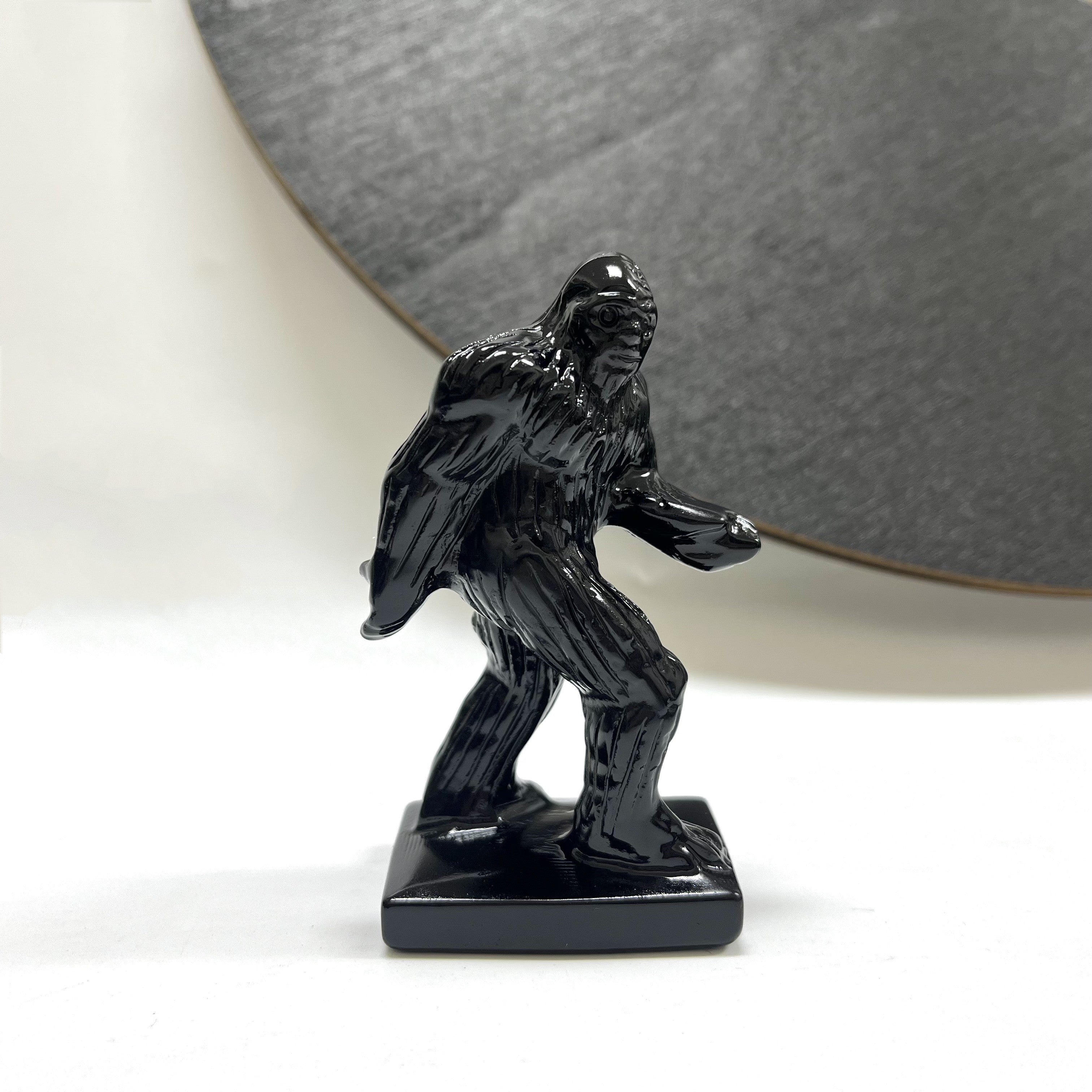 8CM Big Foot Carving