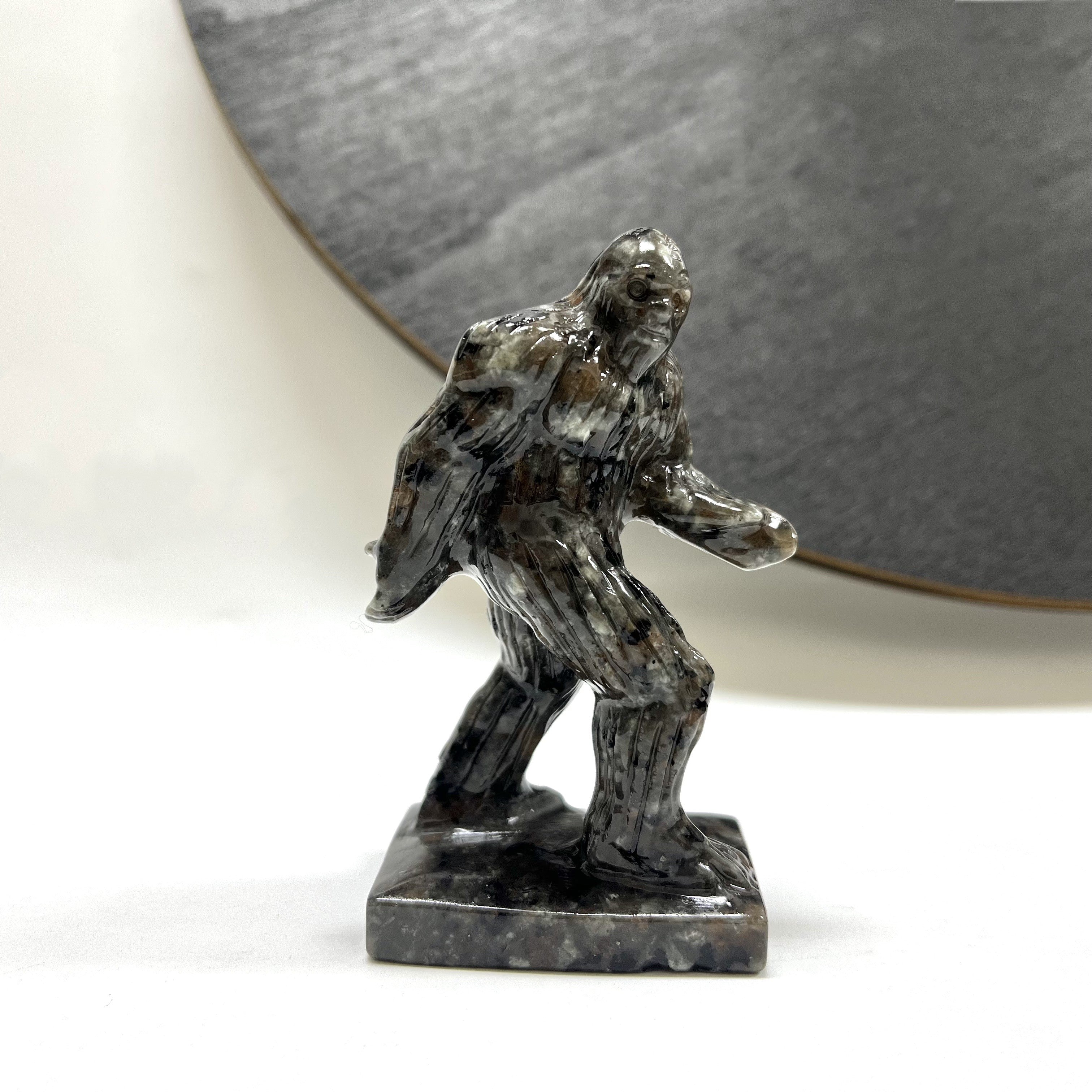 8CM Big Foot Carving