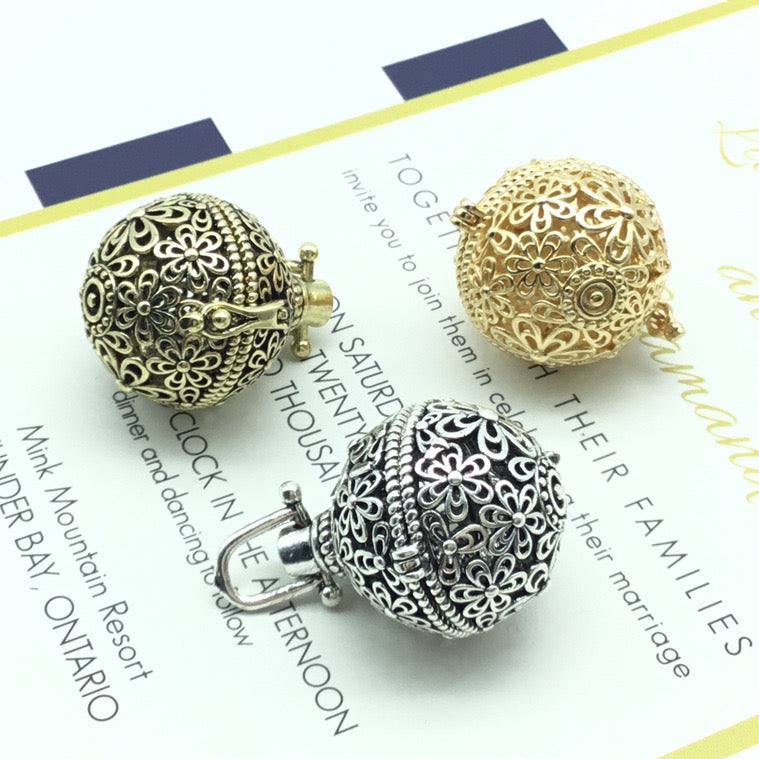 Flower Metal Sphere Holder Necklace Perfume Pendant Sweater Chain