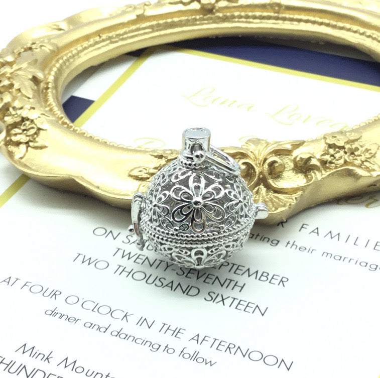 Flower Metal Sphere Holder Necklace Perfume Pendant Sweater Chain