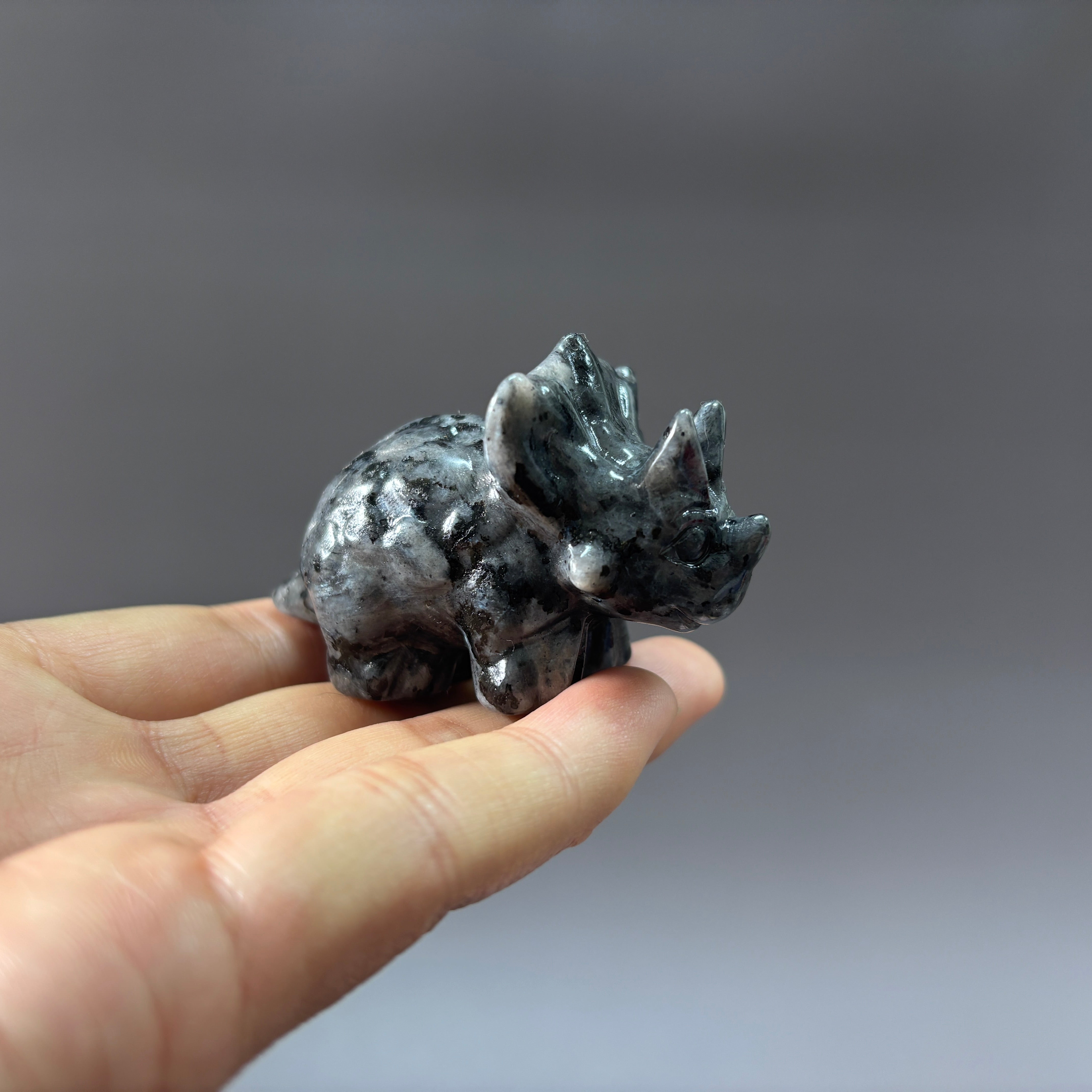 6CM Triceratops Natural Stone Crystal Carving Statue Table Decor Gift