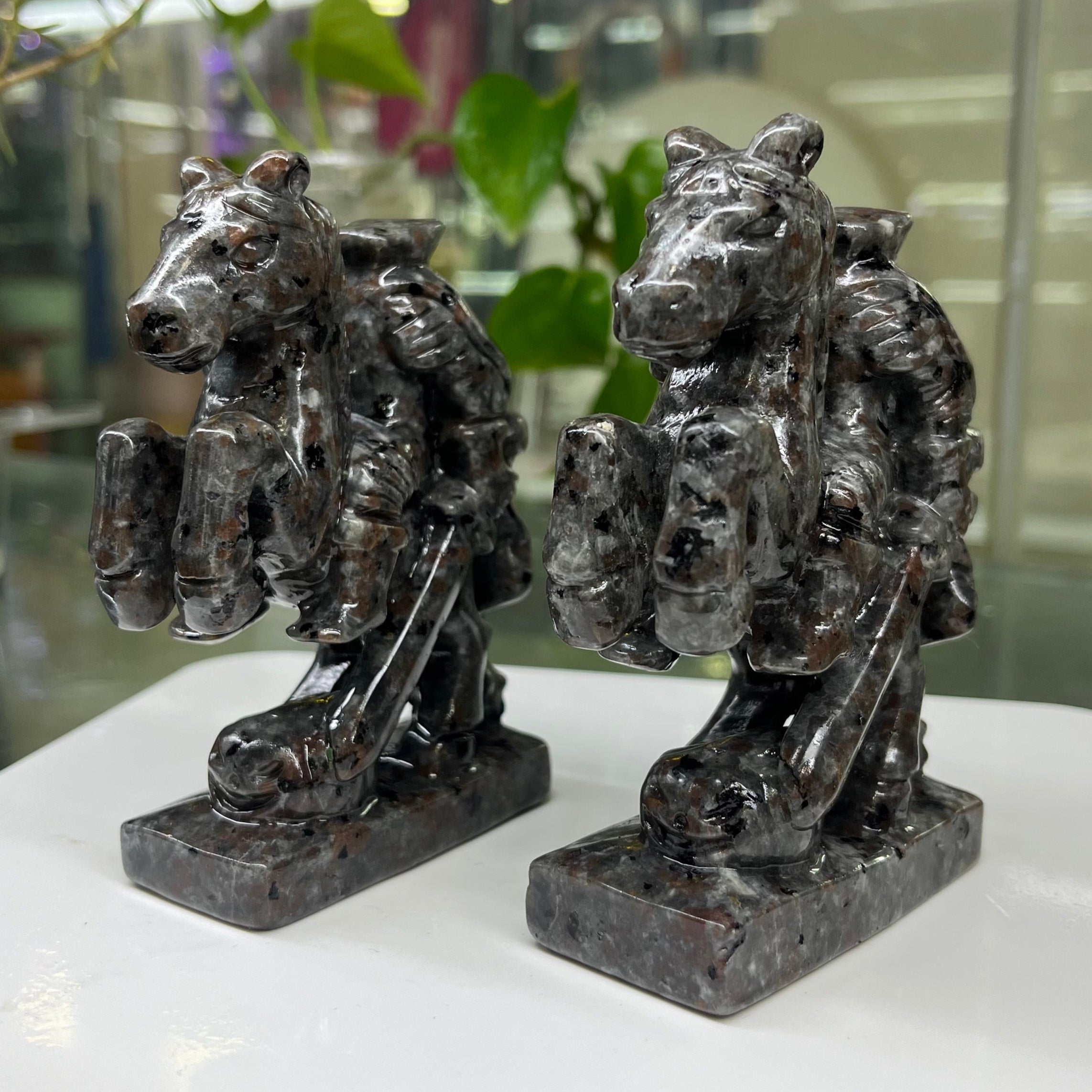 Yooperlite Headless Horseman Carving Table Decor Gift Wholesale