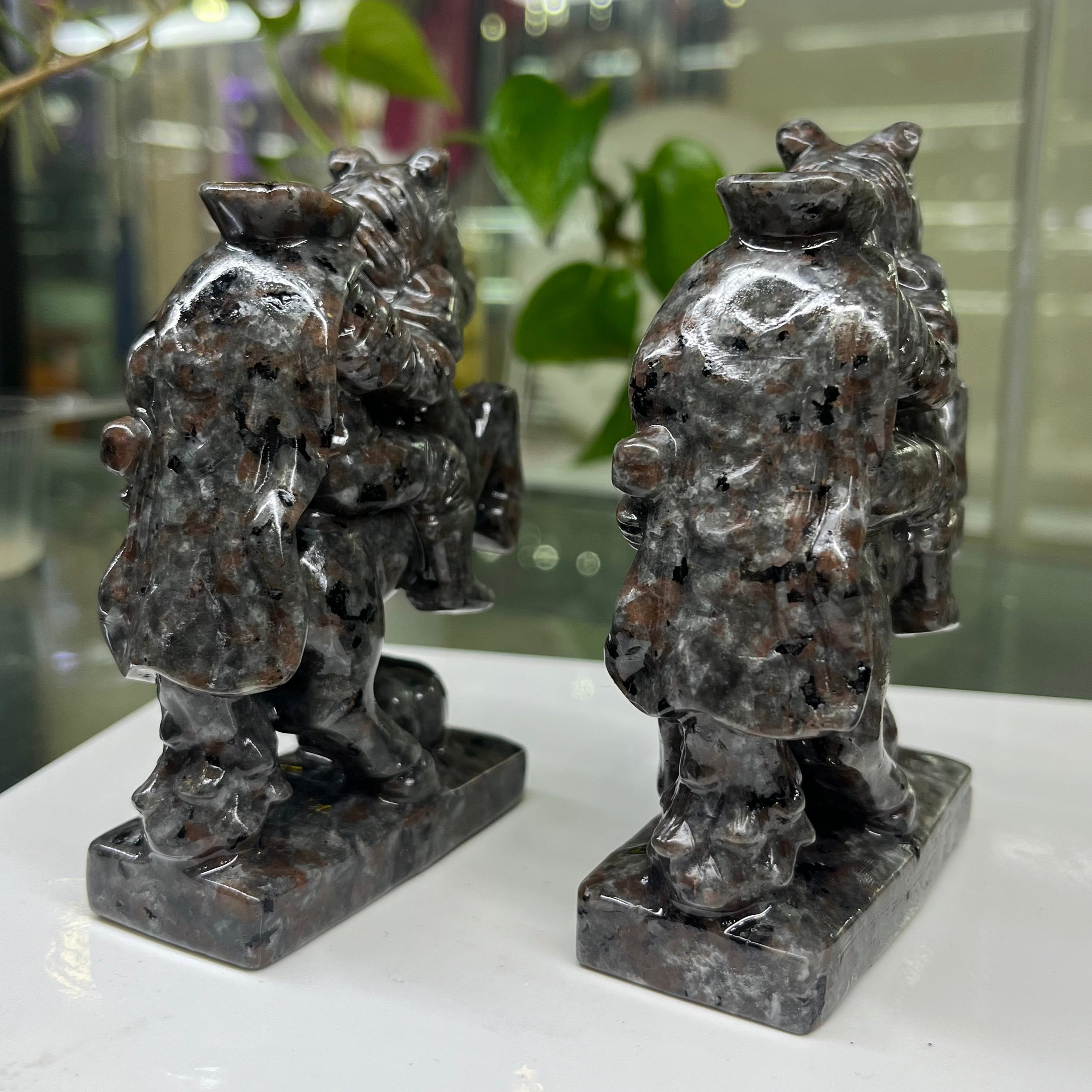 Yooperlite Headless Horseman Carving Table Decor Gift Wholesale