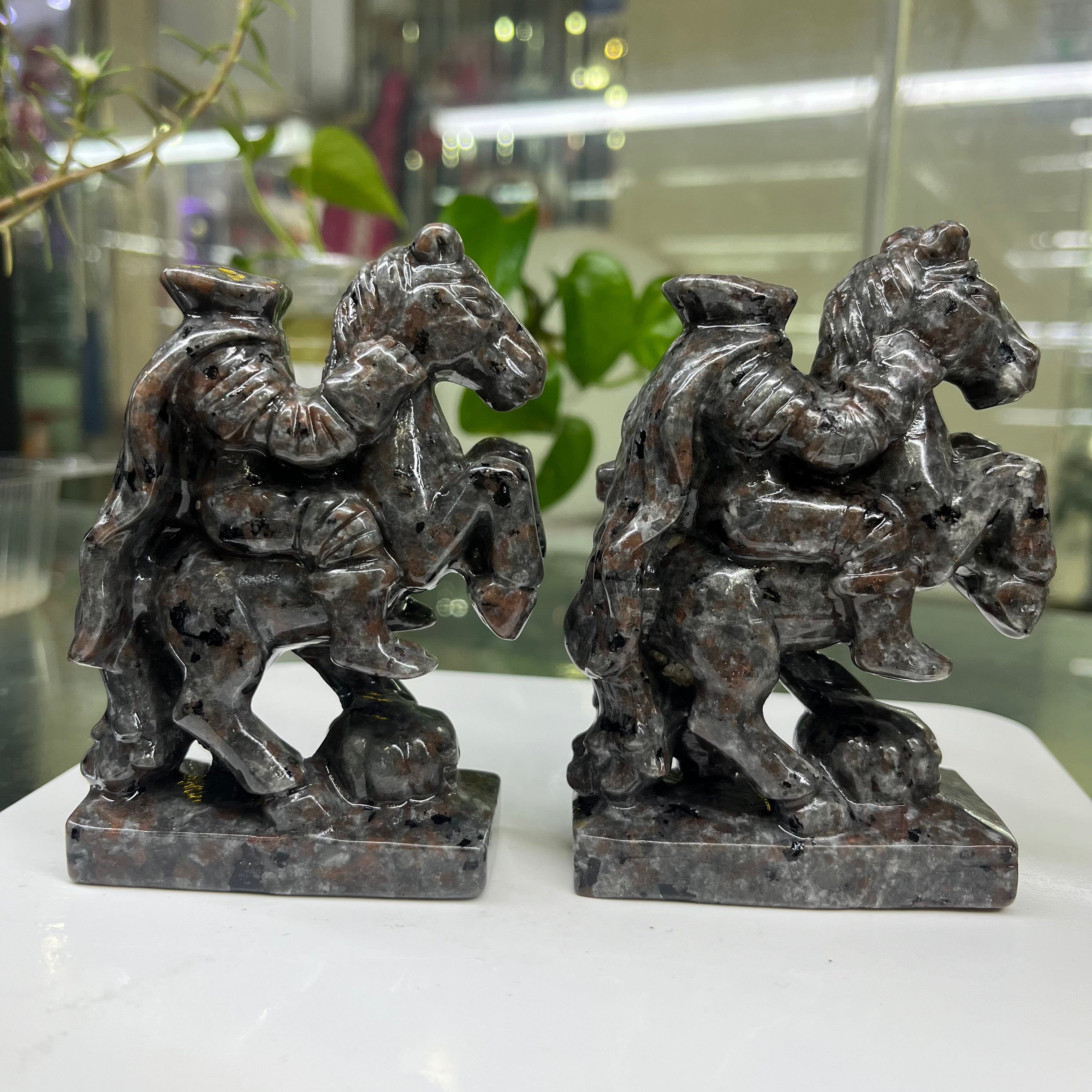 Yooperlite Headless Horseman Carving Table Decor Gift Wholesale