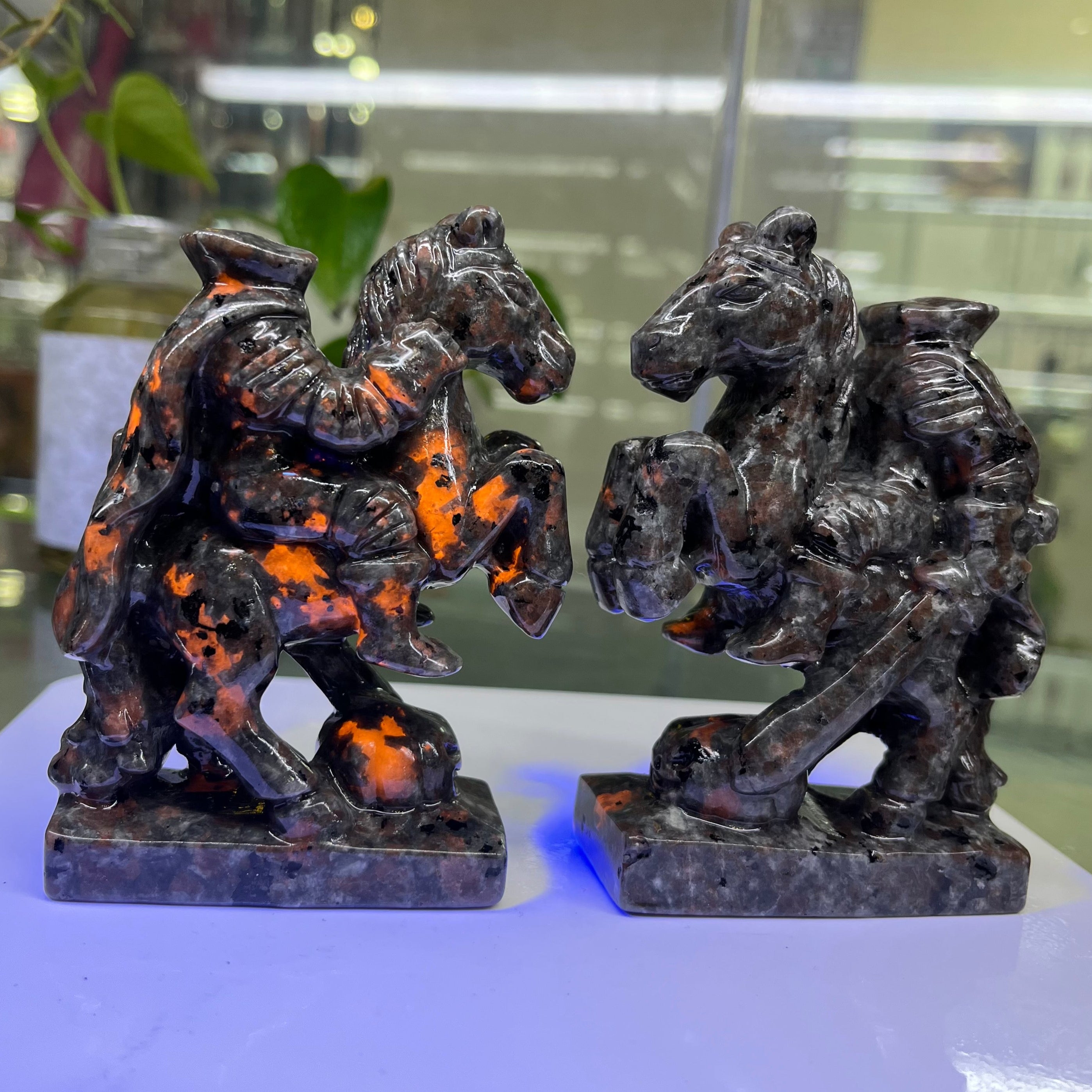 Yooperlite Headless Horseman Carving Table Decor Gift Wholesale