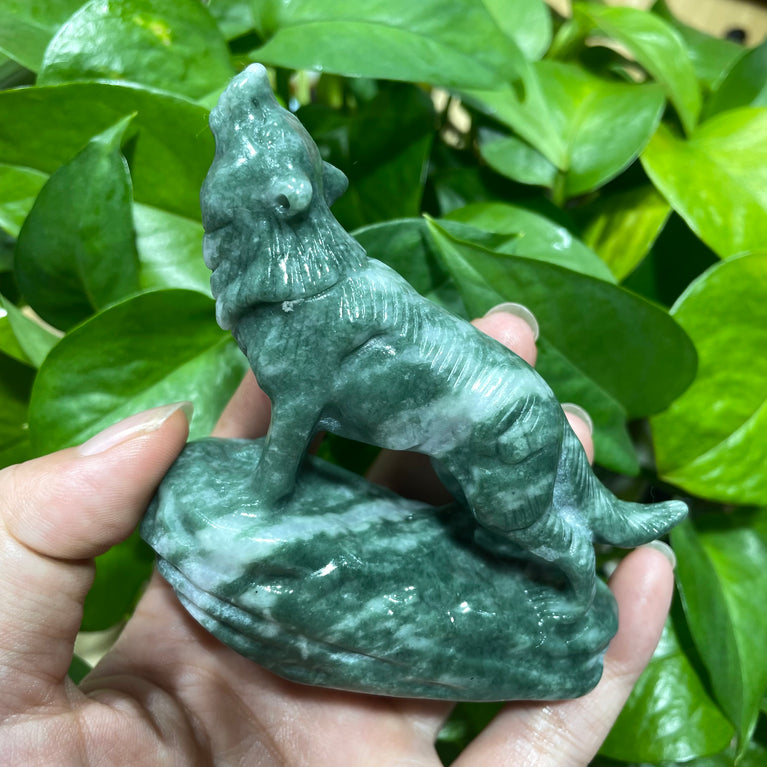 9CM Natural Stone Howling Wolf Carvings