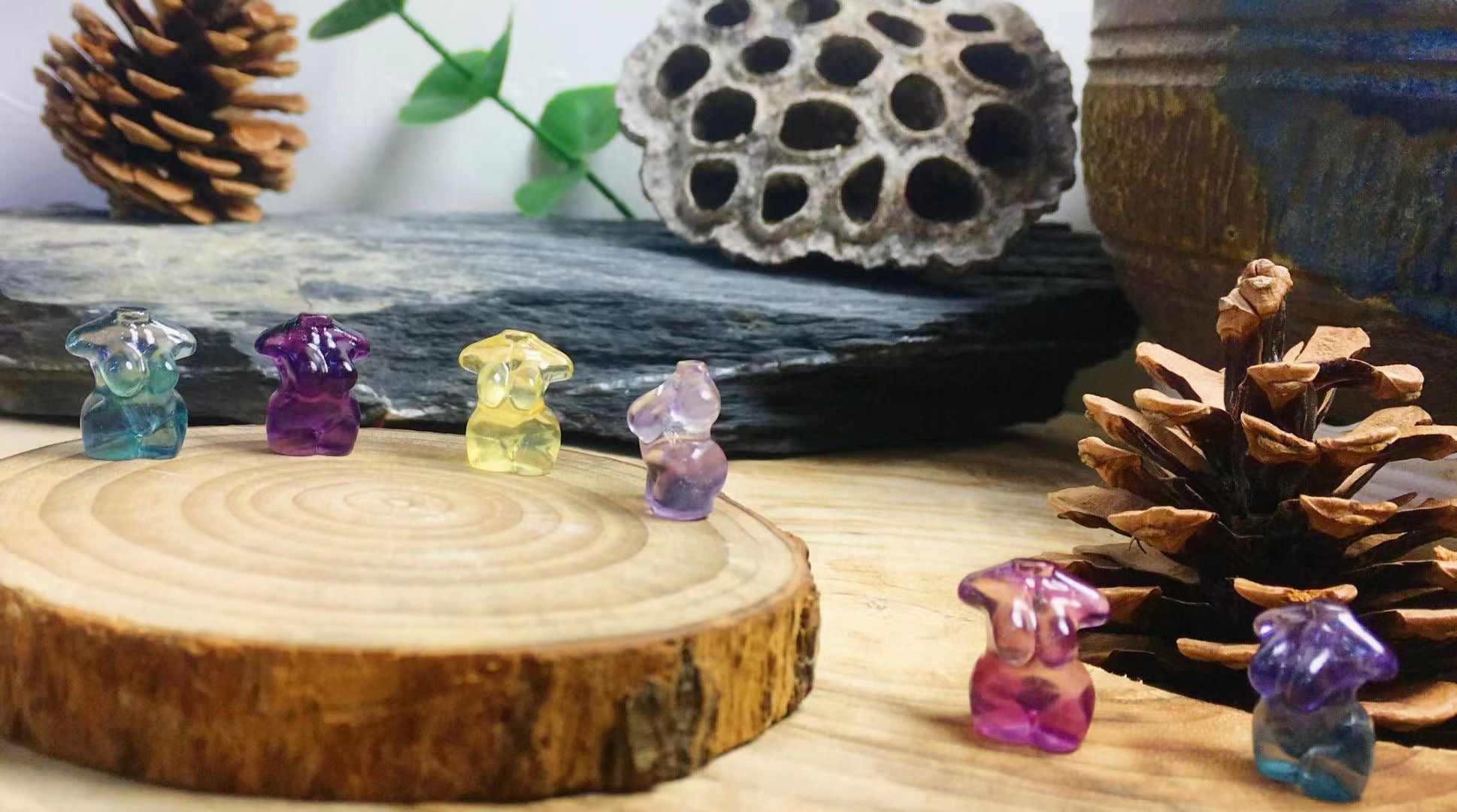 Mini Fluorite Chubby Lady Body Natural Crystal Carvings