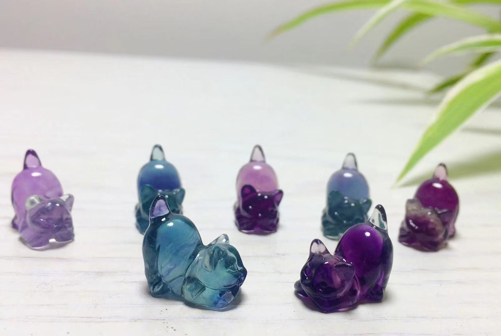 Mini Fluorite Stretching Cat Natural Crystal Carvings