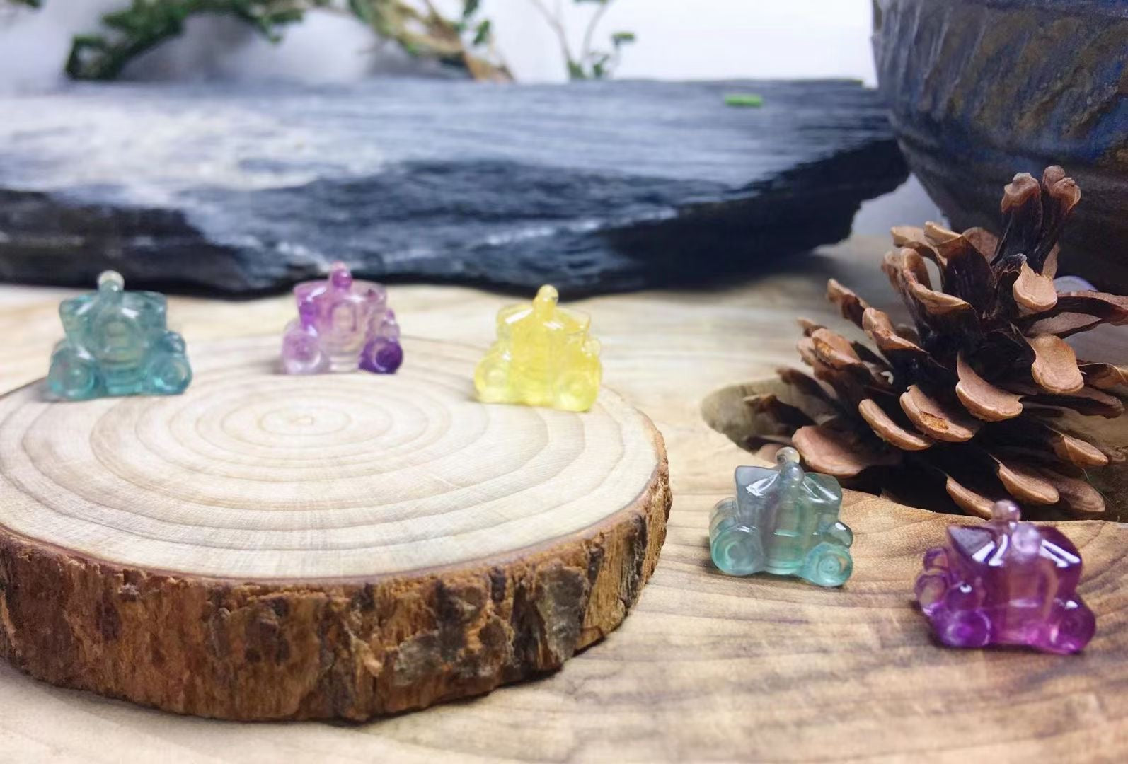 Mini Fluorite Carriage Natural Crystal Carvings