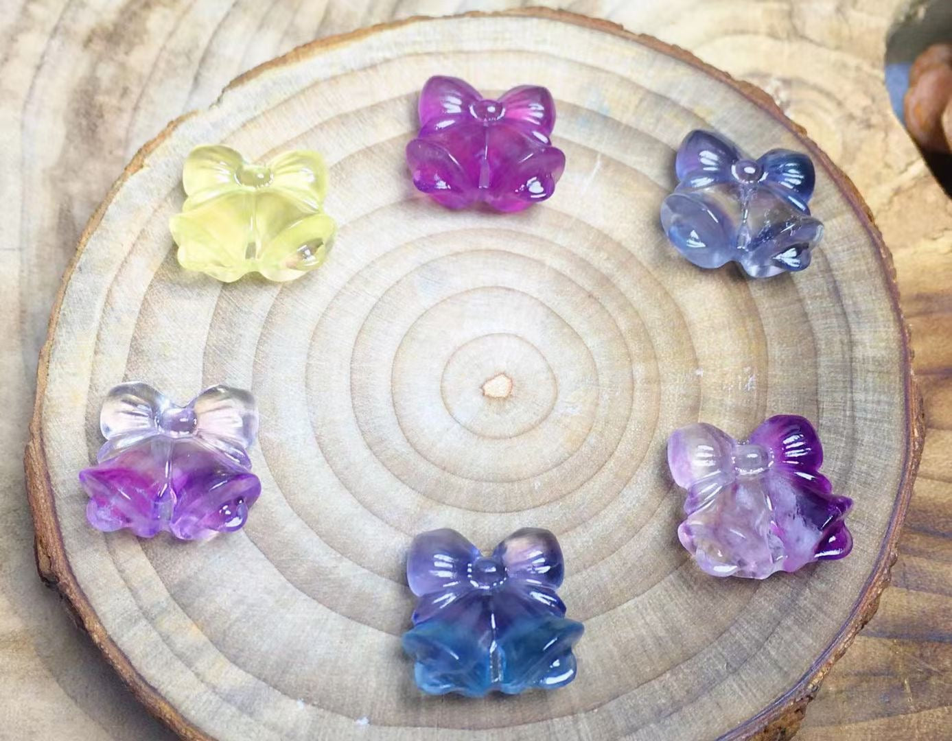 Mini Fluorite Bow Bell Natural Crystal Carvings