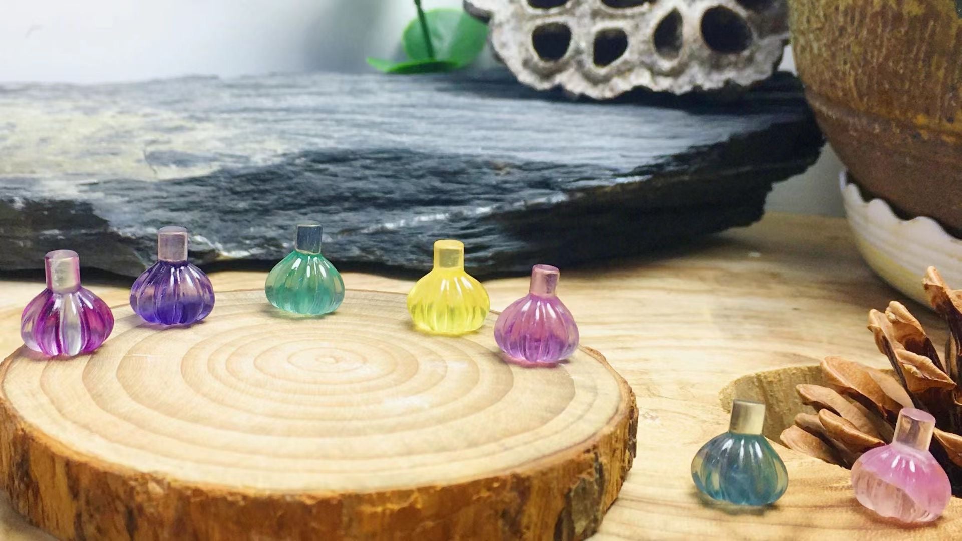 Mini Fluorite Garlic Natural Crystal Carvings