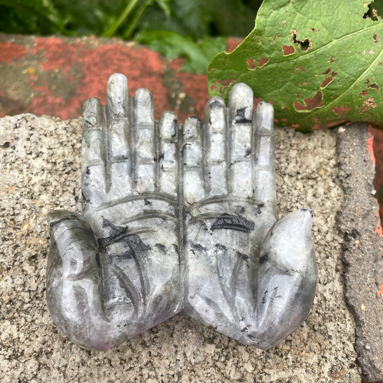 12CM Chevron Amethyst Labradorite Hands Palm Carvings