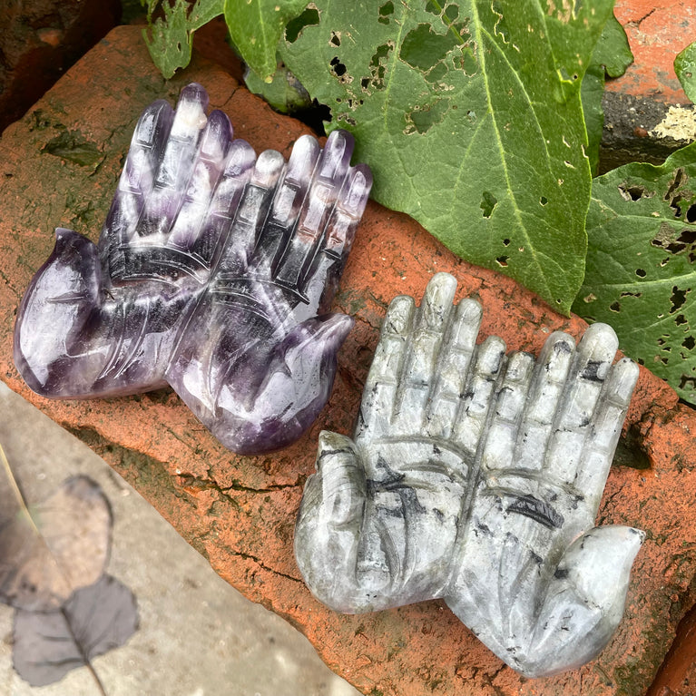 12CM Chevron Amethyst Labradorite Hands Palm Carvings