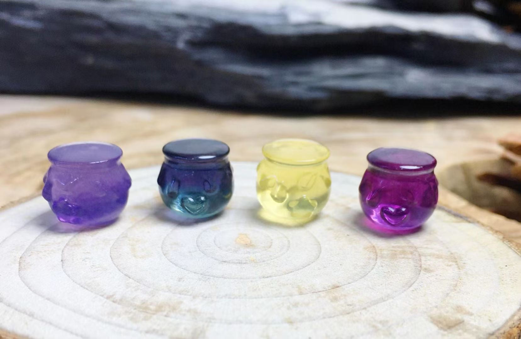 Mini Fluorite Winnie And Honey Pot Natural Crystal Carvings Wholesale