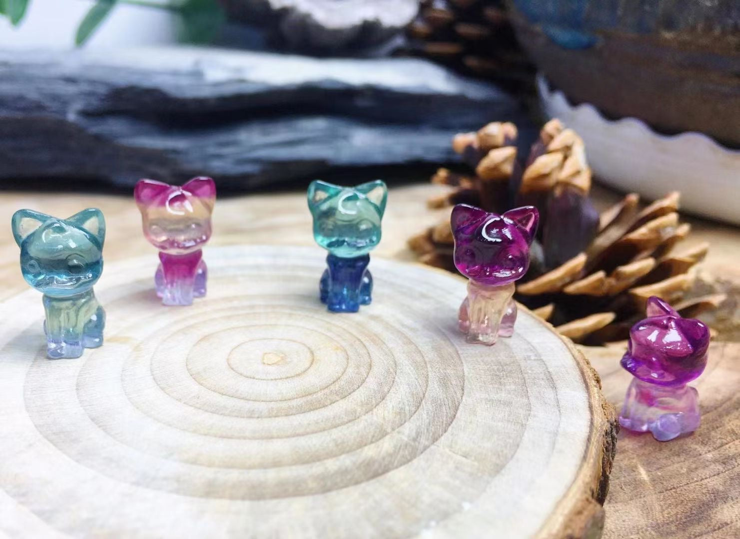 Mini Fluorite Luna Cat Natural Crystal Carvings Wholesale