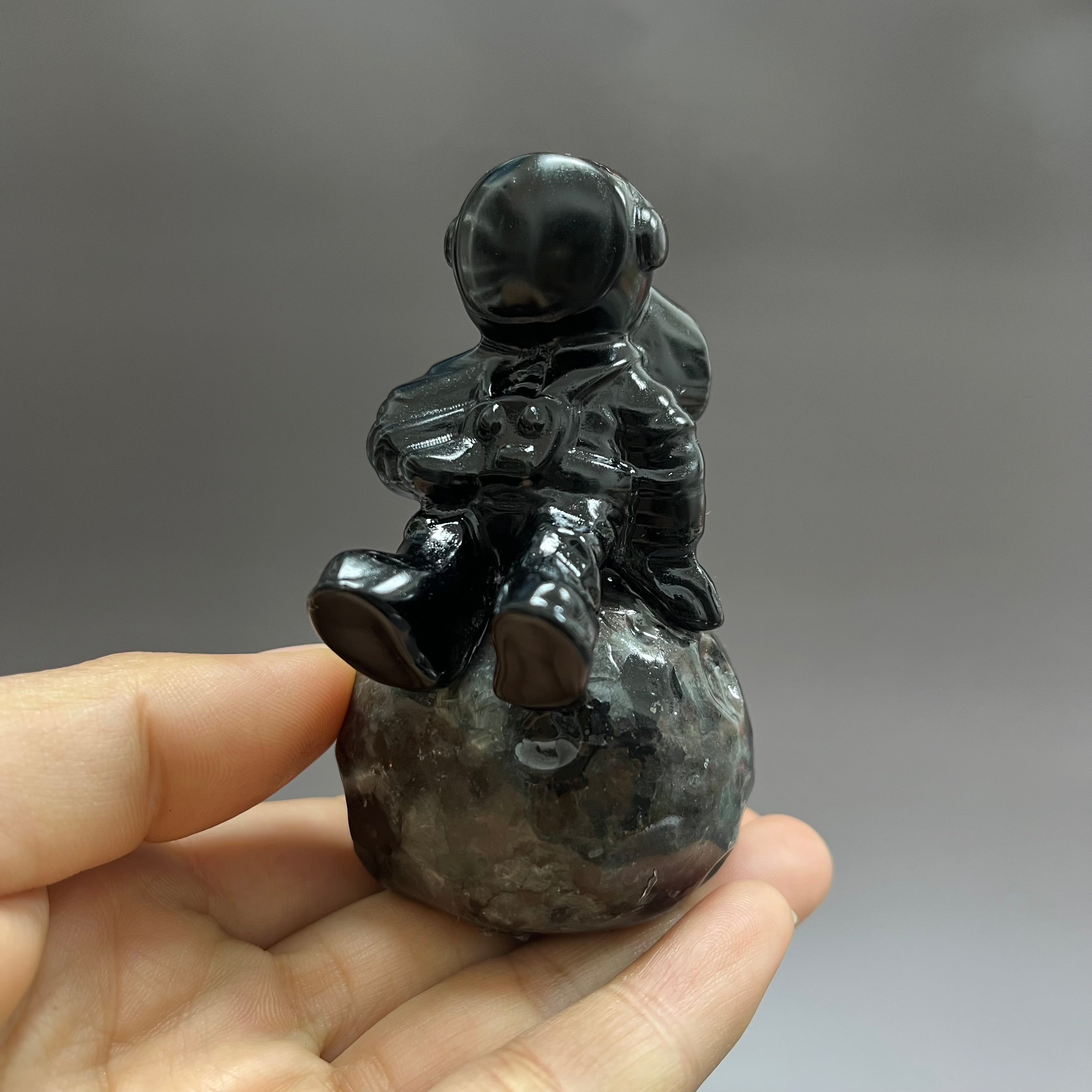 Natural Black Obsidian Astronaut on Moon Yooperlite Carving Table Decor Wholesale