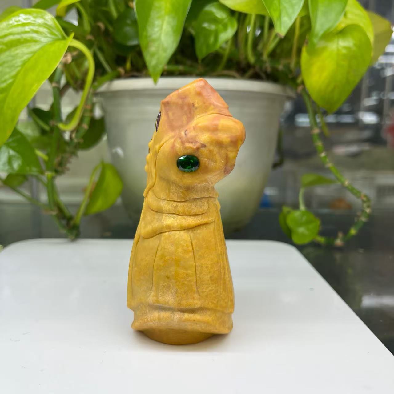 Natural Stone Thanos‘s Infinity Gauntlet Carving Table Decor Wholesale