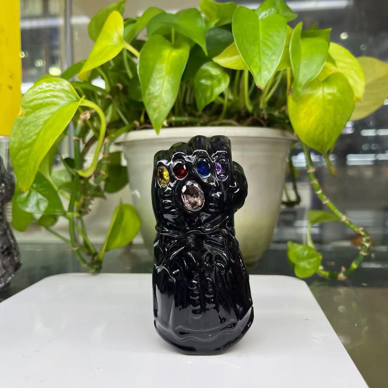 Natural Stone Thanos‘s Infinity Gauntlet Carving Table Decor Wholesale