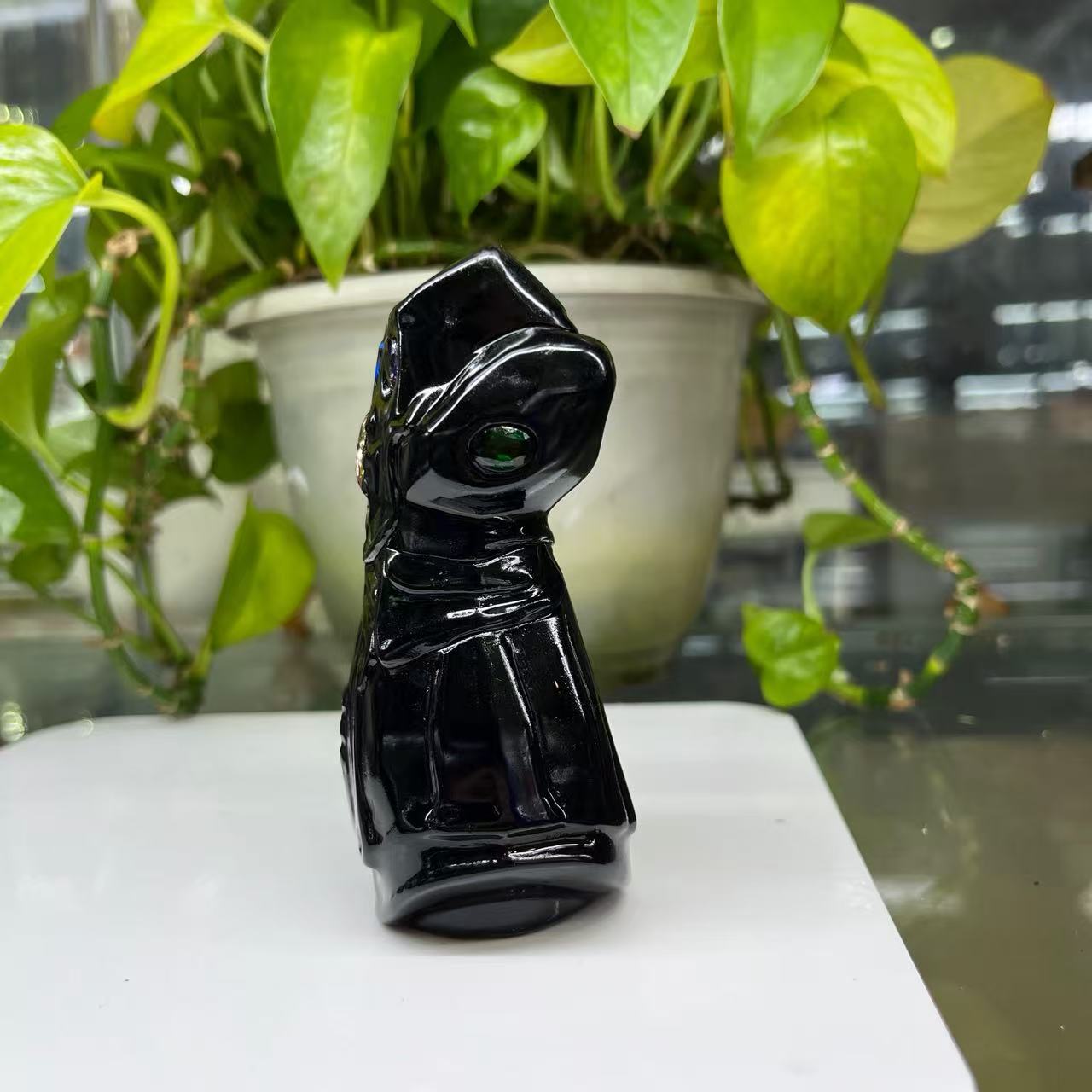 Natural Stone Thanos‘s Infinity Gauntlet Carving Table Decor Wholesale