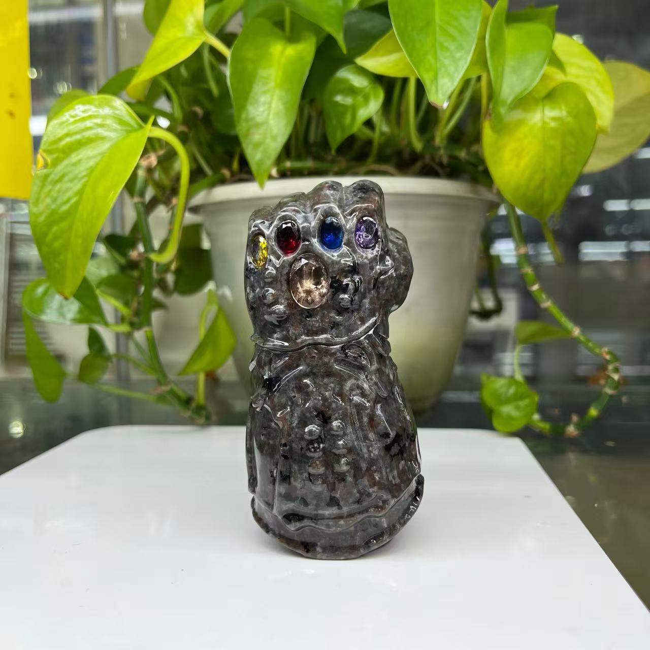 Natural Stone Thanos‘s Infinity Gauntlet Carving Table Decor Wholesale