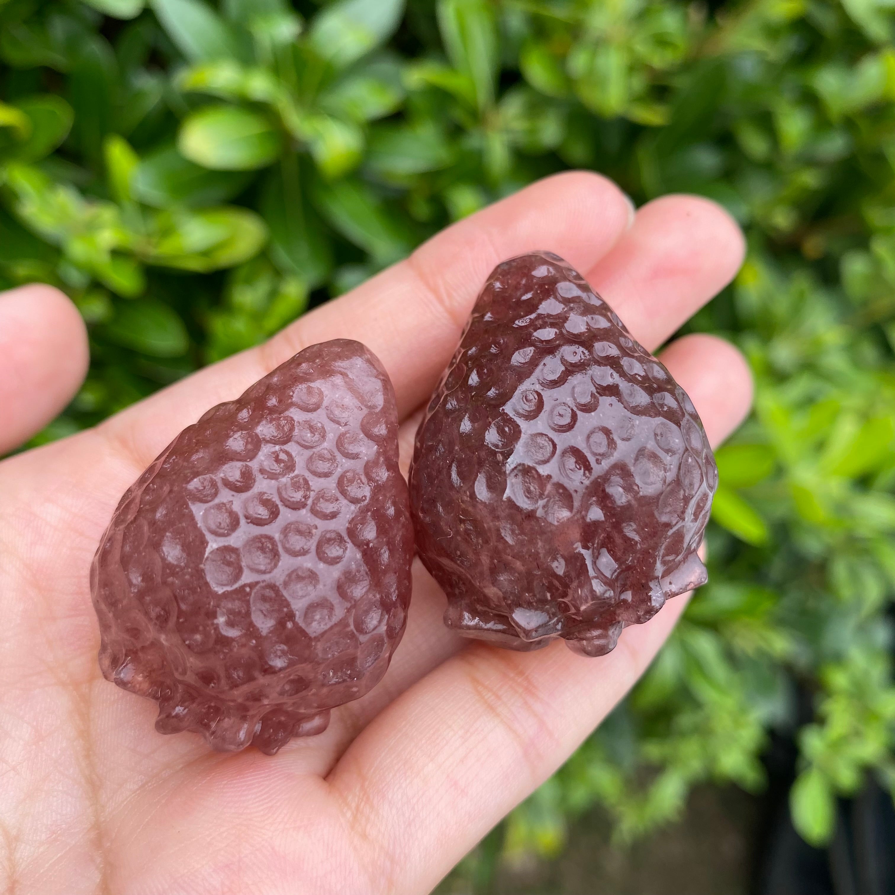 4CM Strawberry Quartz Strawberry Natural Crystal Carving