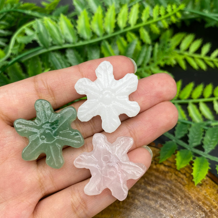 3CM Mini Snowflakes Christmas Series Carving Natural Crystal