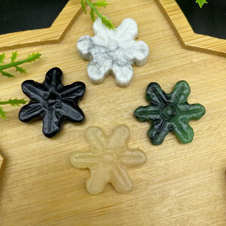 3CM Mini Snowflakes Christmas Series Carving Natural Crystal