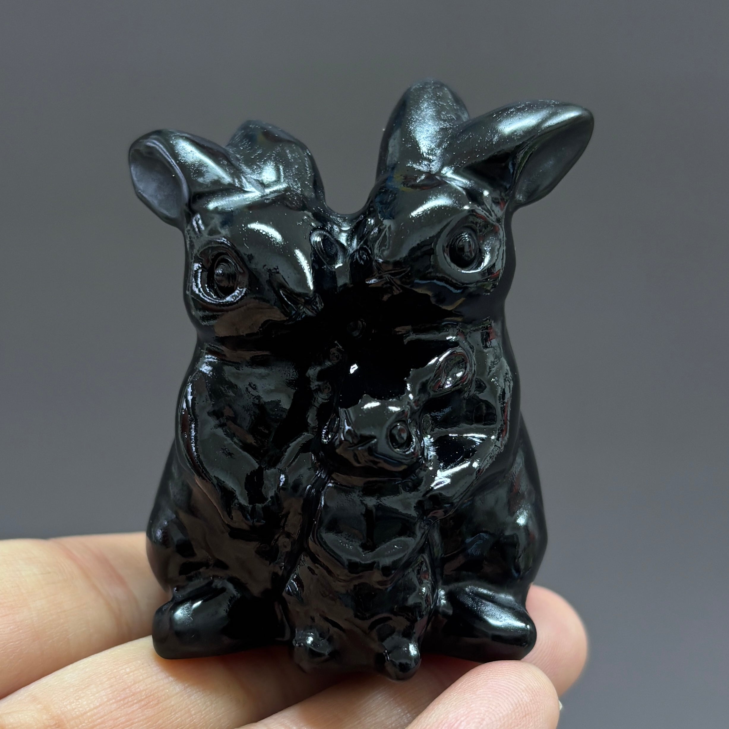 6CM Three Rabbit Family Natural Stone Crystal Carving Statue Table Decor Gift