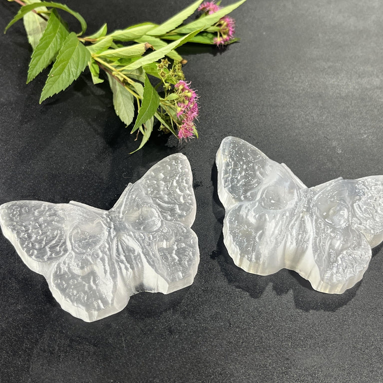 7CM Butterfly Skull Selenite Carving Natural Crystal Healing Stone Home Decoration