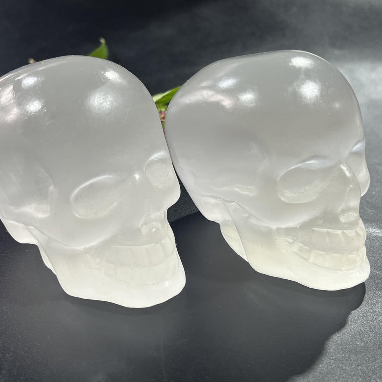 8CM Skull Skeleton Selenite Carving Natural Crystal Healing Stone Home Decoration