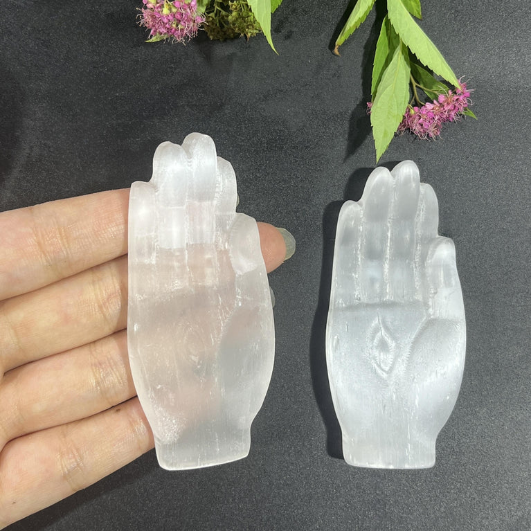 8CM Hamsa Hand Selenite Carving Natural Crystal Healing Stone Home Decoration