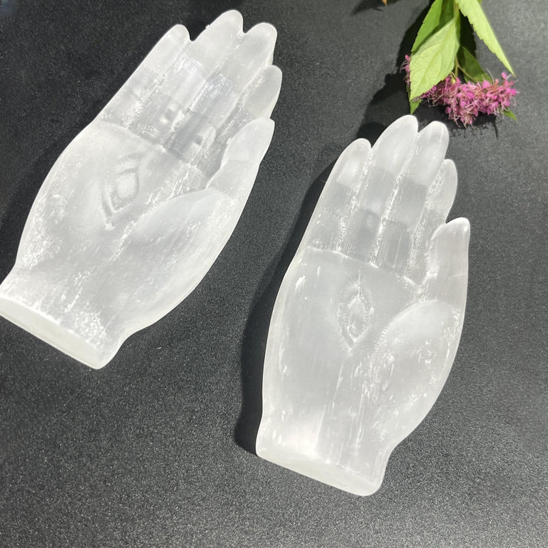 8CM Hamsa Hand Selenite Carving Natural Crystal Healing Stone Home Decoration