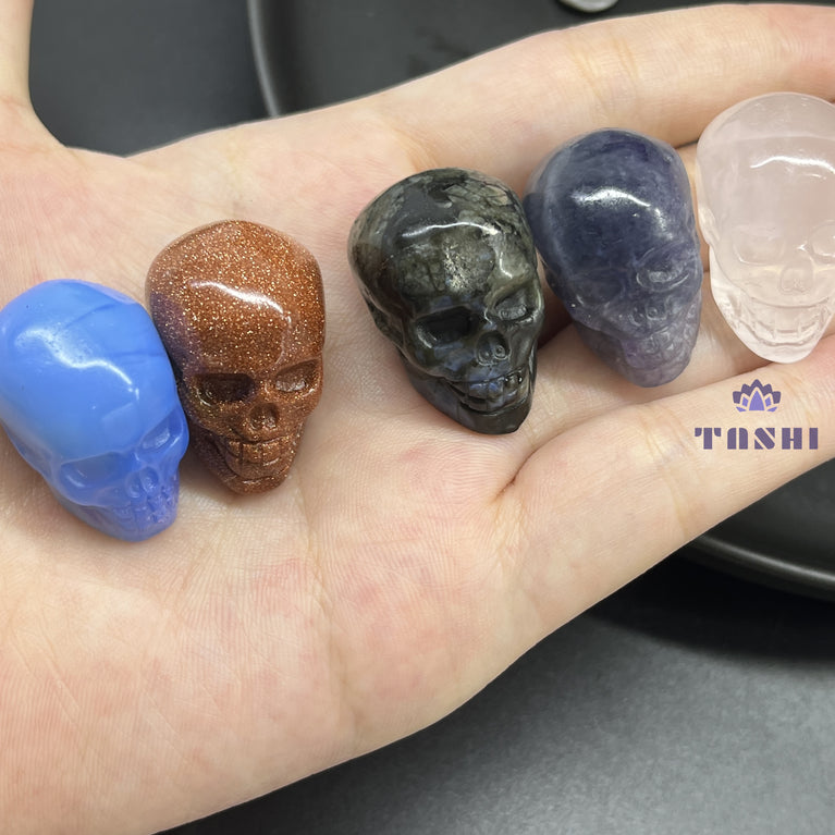 3CM Mini Skull Carving Natural Crystal Stone Statue Figurine