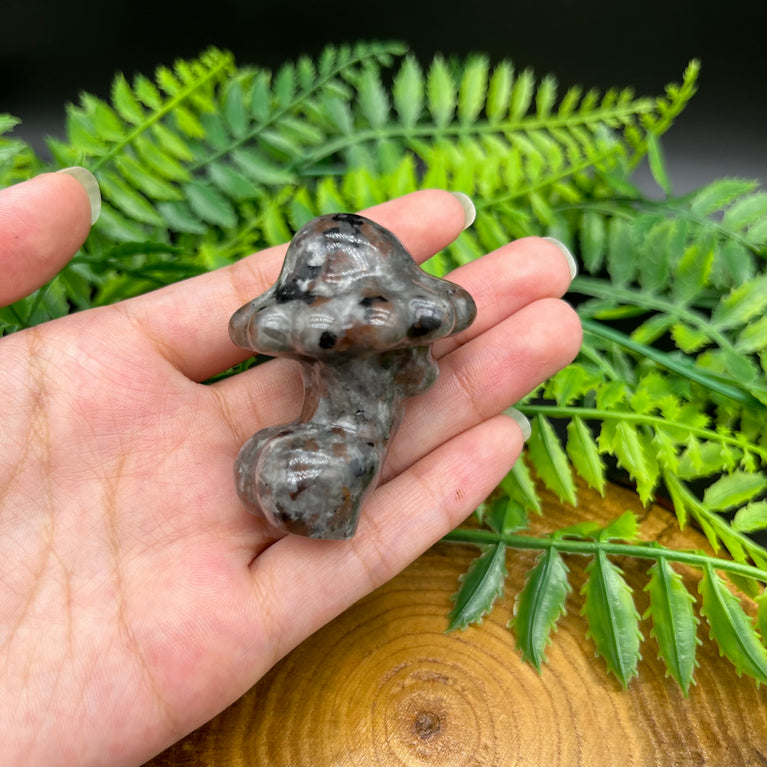 5CM Mushroom Lady Natural Crystal Carving