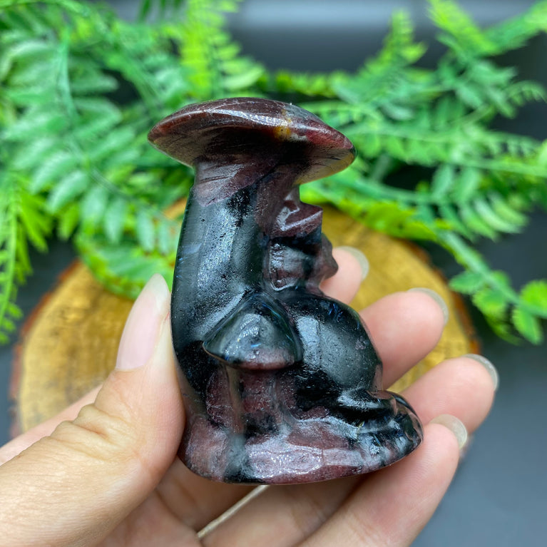 6CM Cat Sitting under Mushroom Carving Natural Crystal Statue