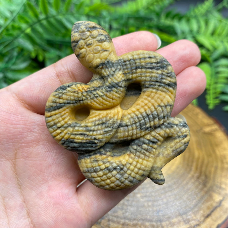 6CM Coiling Snake Natural Crystal Carving